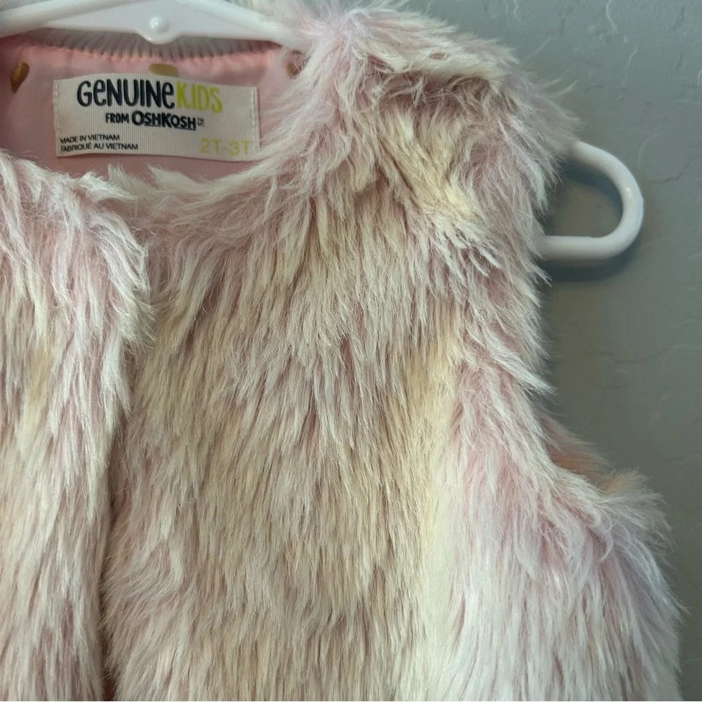 ⭐️Genuine Kids from Oshkosh light pink faux fur vest size 2t/3t